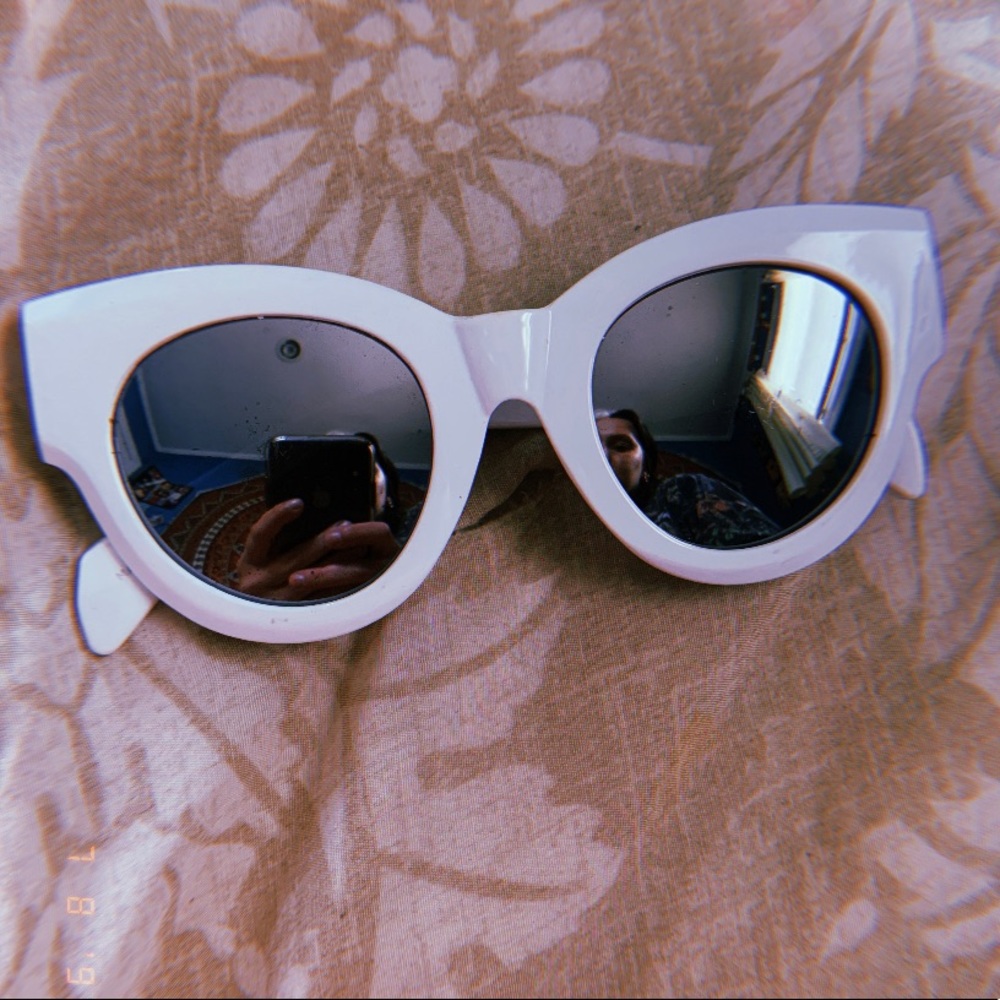 Retro sunglasses *free with purchase*